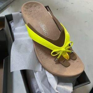 Vionic Bella Bow Sandals